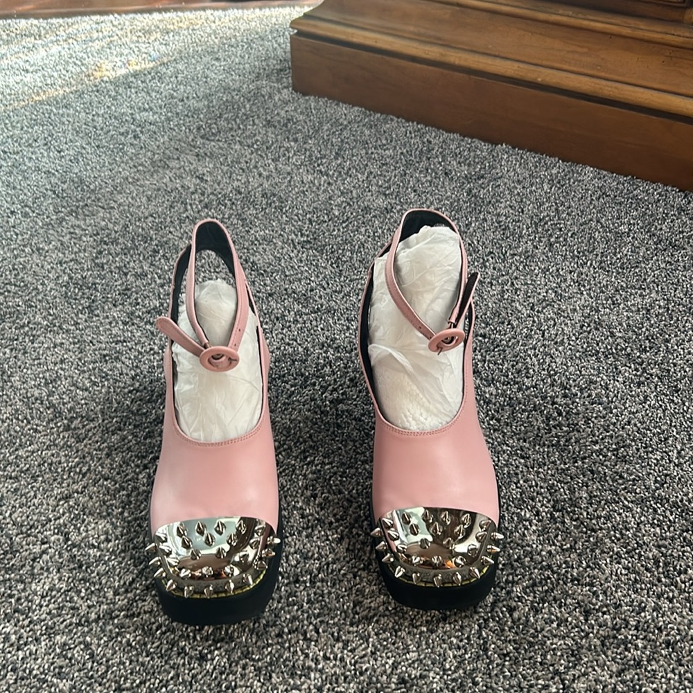 NEW-Super Cute Soft Pink Leather Ankle Sandal w/Spike Toe Accents